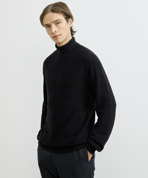 MEN'S MELROSE(メンズメルローズ)の「ウーレンウーステッド片畦タートルネックニット | ウォッシャブル(ニット/セーター・メンズ・ブラック/ベージュ/グレー・2/4/3)」の14枚目の写真