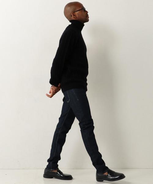 UNITED ARROWS(ユナイテッドアローズ)の「BAS ケーブル タートルネック◆(ニット/セーター・メンズ・ホワイト/ブラック/マスタード/ネイビー・LARGE/MEDIUM/SMALL/X-LARGE)」の8枚目の写真