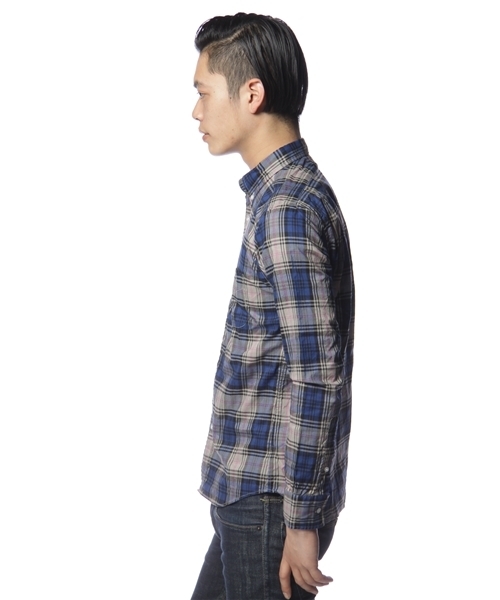 BEAMS(ビームス)の「BEAMS / チェックオックスフォードボタンダウンシャツ(シャツ/ブラウス・メンズ・ブルー/パープル・SMALL/MEDIUM/LARGE)」の5枚目の写真