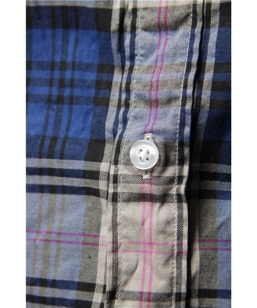 BEAMS(ビームス)の「BEAMS / チェックオックスフォードボタンダウンシャツ(シャツ/ブラウス・メンズ・ブルー/パープル・SMALL/MEDIUM/LARGE)」の4枚目の写真