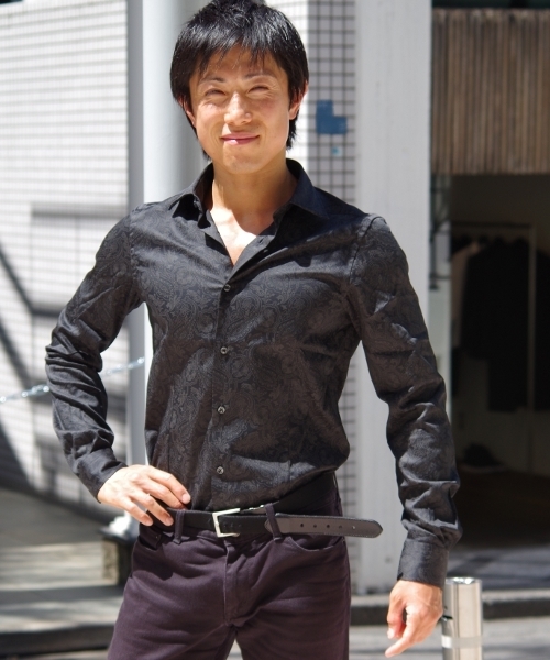 NARACAMICIE(ナラカミーチェ)の「ペイズリープリント長袖シャツ(シャツ/ブラウス・メンズ・ブラック/ホワイト/レッド・MEDIUM/SMALL/LARGE)」の4枚目の写真