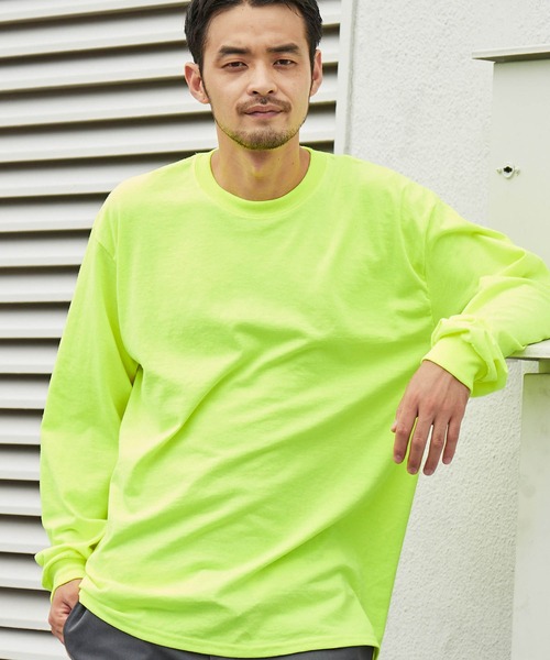 GILDAN（ギルダン）の「ギルダン ビッグシルエット USAオーバーサイズ ロングスリーブTシャツ 無地T トップス Tシャツ（Tシャツ/カットソー・メンズ・ホワイト/ブラック/ダークブラウン/パープル/ネイビー/グレー/ライム/マルーン/レッド/オレンジ/チャコールグレー/ピンク/ナチュラル/グリーン系その他/オレンジ系その他/ブラック系その他2/グレー系その他2/ホワイト系その他2/グリーン系その他2/ブルー系その他2/オレンジ系その他2/グリーン系その他3/レッド系その他/ゴールド/ロイヤルブルー/インディゴブルー/グリーン系その他4/ブルー系その他3/ダークグレー/アッシュグレー・L/XL/M）」の12枚目の写真