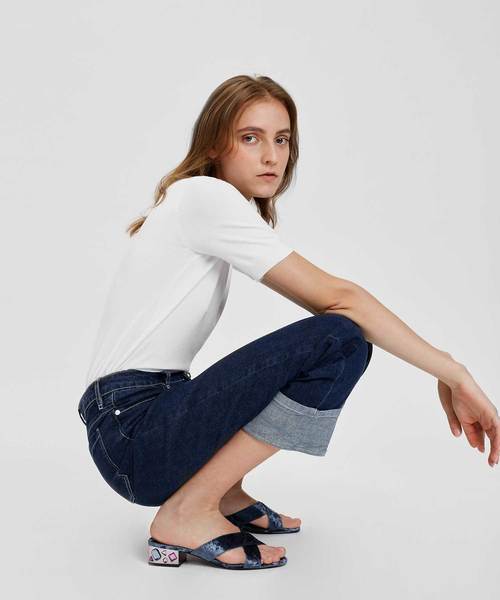 CHARLES & KEITH（チャールズ & キース）の「エンベリッシュヒールミュール / EMBELLISHED HEEL MULES（スリッポン・レディース・ブラック/ブルー・22.5cm/23cm/23.5cm/24.5cm/25cm）」の13枚目の写真