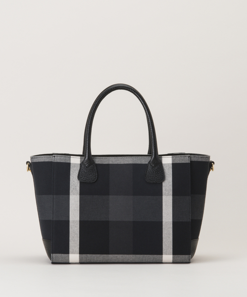 BLUE LABEL CRESTBRIDGE（ブルーレーベルクレストブリッジ）の