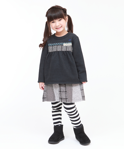 RAGMART（ラグマート）の「裏起毛パッチワークトレーナ（スウェット・キッズ・ブラック/アイボリー・110cm/100cm/120cm/130cm）」の4枚目の写真