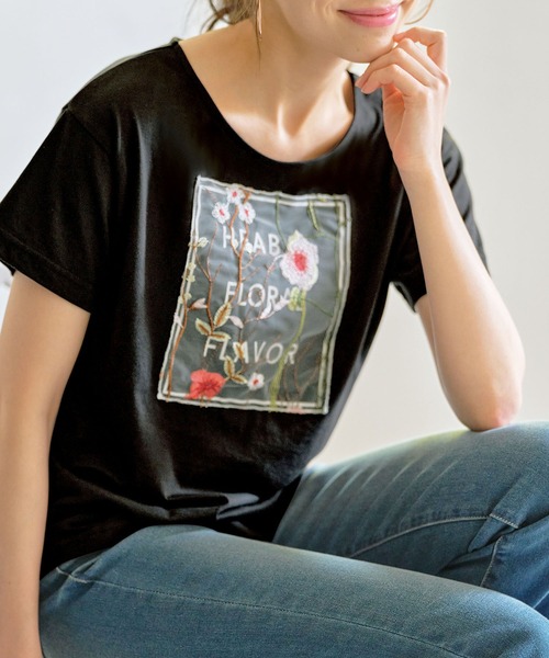 GeeRA(ジーラ)の「レディシルエットデザインTシャツ(Tシャツ/カットソー・レディース・ホワイト/ホワイト系その他/ブラック系その他/ブラック・SMALL/LARGE/X-LARGE/MEDIUM/XX-LARGE)」の1枚目の写真