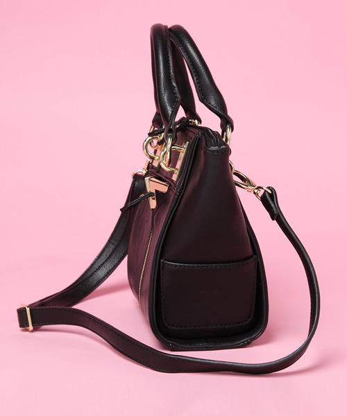 Soareak(ソアリーク)の「【DANIELLE NICOLE】 MINI CROSSBODY CARI(ハンドバッグ・レディース・ブラック/ライトピンク・FREE)」の6枚目の写真