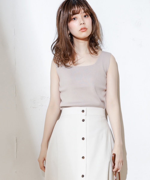 natural couture（ナチュラルクチュール）の「きれいめスクエアニットタンク（ニット/セーター・レディース・ブラック/ベージュ/パープル/オレンジ/グリーン系その他/ブラウン・FREE）」の3枚目の写真