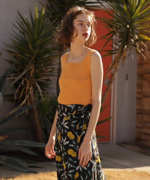 natural couture（ナチュラルクチュール）の「きれいめスクエアニットタンク（ニット/セーター・レディース・ブラック/ベージュ/パープル/オレンジ/グリーン系その他/ブラウン・FREE）」の6枚目の写真