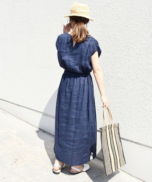 liflattie ships（リフラティ シップス）の「liflattie ships:リネンギャザーロングワンピース◇（ワンピース・レディース・ライトグリーン/ネイビー・SMALL/MEDIUM）」の20枚目の写真