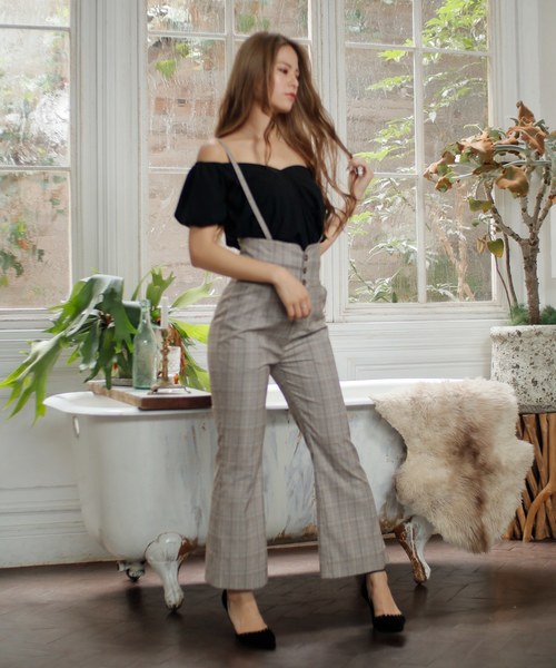 LIPSERVICE(リップサービス)の「サス付スリムフレアパンツ(その他パンツ・レディース・ベージュ/その他1/その他2/ブラック・S/M)」の7枚目の写真