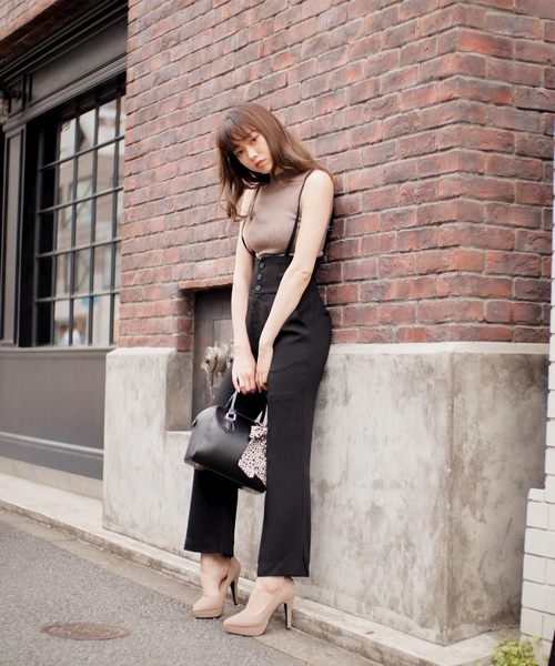 LIPSERVICE(リップサービス)の「サス付スリムフレアパンツ(その他パンツ・レディース・ベージュ/その他1/その他2/ブラック・S/M)」の13枚目の写真