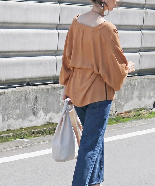 reca（レカ）の「ボリューム袖とろみガウン（シャツ/ブラウス・レディース・モカ/キャメル・M）」の4枚目の写真