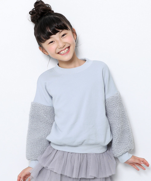 devirock(デビロック)の「スウェットモックネック袖ボアトレーナー(スウェット・キッズ・ブラック/ネイビー/ブルー系その他/パープル系その他/ダークベージュ・150cm/140cm/100cm/130cm/110cm/120cm/160cm)」の1枚目の写真