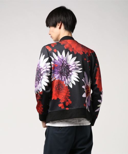 EVOLUTION(エボリューション)の「フラワープリントMA1(MA-1・メンズ・ブラック/オフホワイト・MEDIUM/LARGE/X-LARGE)」の4枚目の写真