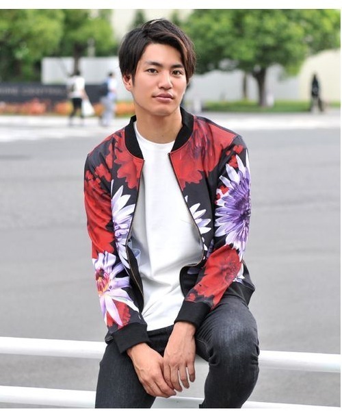 EVOLUTION(エボリューション)の「フラワープリントMA1(MA-1・メンズ・ブラック/オフホワイト・MEDIUM/LARGE/X-LARGE)」の2枚目の写真
