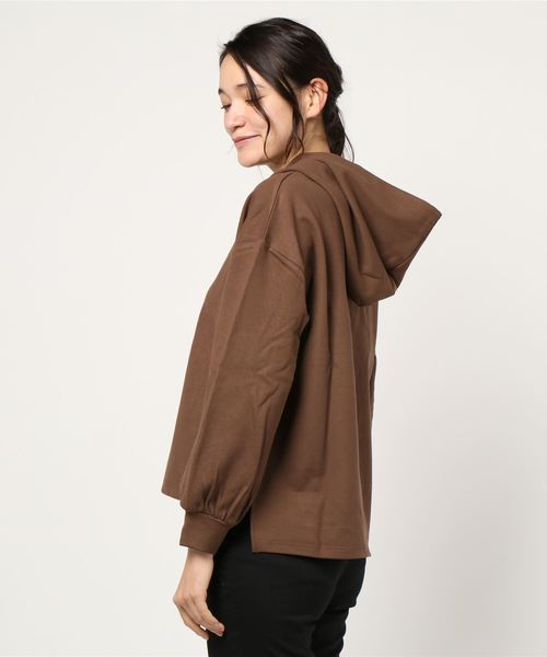STYLEBLOCK(スタイルブロック)の「とろみ素材ダブルフェイスジャージーパーカー(パーカー・レディース・ライトベージュ/ブラック系その他/ブルー系その他/モカ・M)」の5枚目の写真