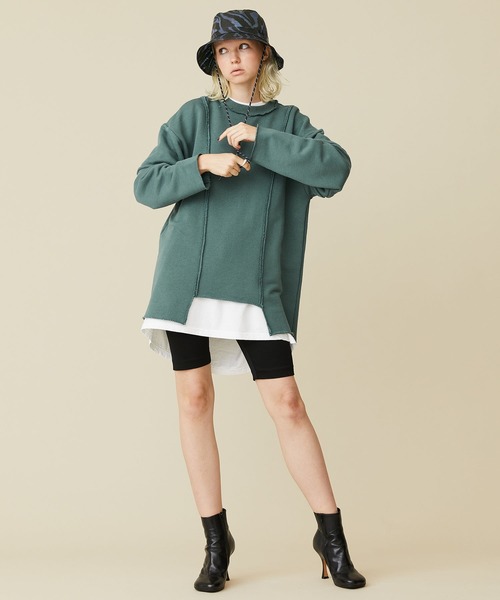 INella（イネラ）の「【INella(イネラ)】カットアウトルーズスウェット（スウェット・レディース・パープル/グリーン/ブラック・FREE）」の8枚目の写真