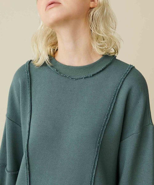 INella（イネラ）の「【INella(イネラ)】カットアウトルーズスウェット（スウェット・レディース・パープル/グリーン/ブラック・FREE）」の15枚目の写真