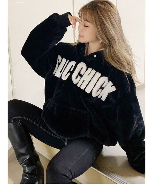 GYDA(ジェイダ)の「SLICK CHICKエコファーPK(パーカー・レディース・オフホワイト/ブラック/ベージュ/ピンク・FREE)」の6枚目の写真