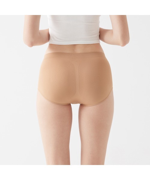 Tuche（トゥシェ）の「Tuche/トゥシェ まるでとろけるショーツ 3D立体成型ハイゲージ ローレッグ（ショーツ・レディース・ブラック/ブラウン系その他/ワイン/ライトベージュ/パープル系その他/グリーン系その他/スモークピンク/ベージュ・MEDIUM/LARGE/X-LARGE）」の14枚目の写真