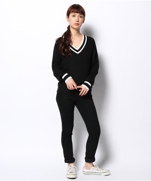 JOURNAL STANDARD relume(ジャーナルスタンダード レリューム)の「LINE アゼアミ Vネックプルオーバー(ニット/セーター・レディース・ブラック/ホワイト・FREE)」の5枚目の写真