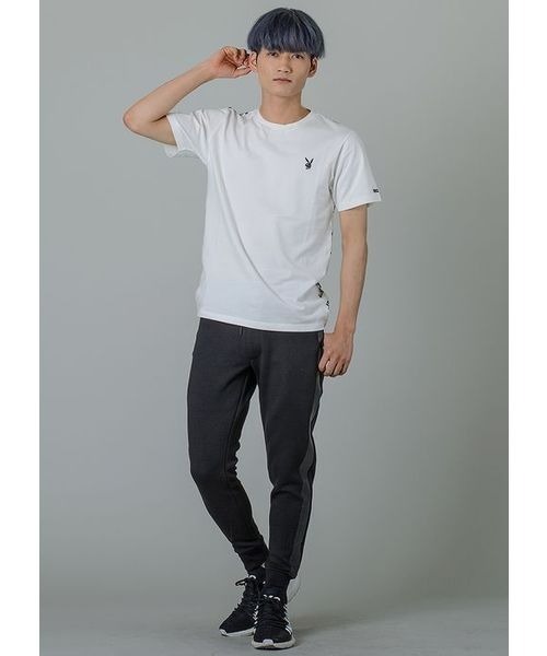 REGIEVO(レジエボ)の「【PLAYBOY×REGIEVO】バックロゴプリントTシャツ REGIEVO別注(Tシャツ/カットソー・メンズ・オフホワイト/ブラック・S/M/L/XL)」の4枚目の写真