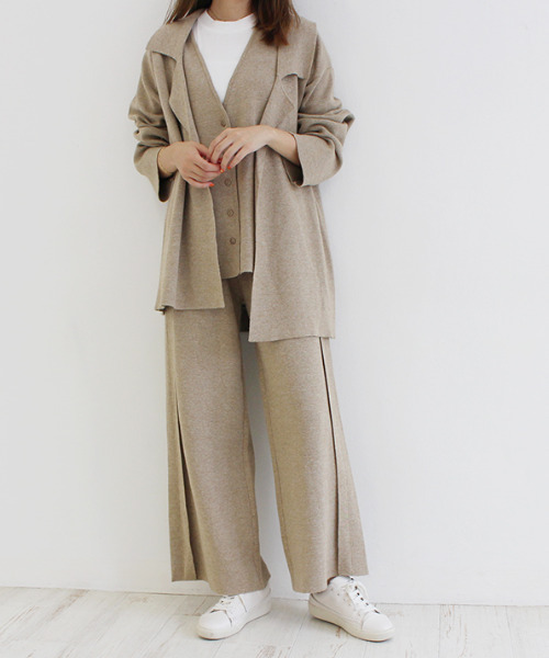MODE ROBE（モードローブ）の「ニットベスト＆ジャケット＆ワイドタックパンツセット（セットアップ・レディース・ブラック/ベージュ・FREE）」の2枚目の写真