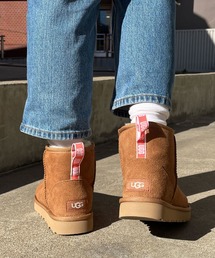 UGG（アグ）の「【UGG】 アグ 『CLASSIC MINI II GRAPHIC LOGO / クラシック ミニ II グラフィック ロゴ』 ブーツ（ブーツ）」