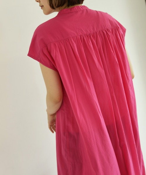 Auntie Rosa Holiday（アンティローザホリデー）の「【着回しできる！】ピンタックシャツワンピース（シャツワンピース・レディース・ブラック/オフホワイト/ピンク/イエロー/モカ・FREE）」の5枚目の写真