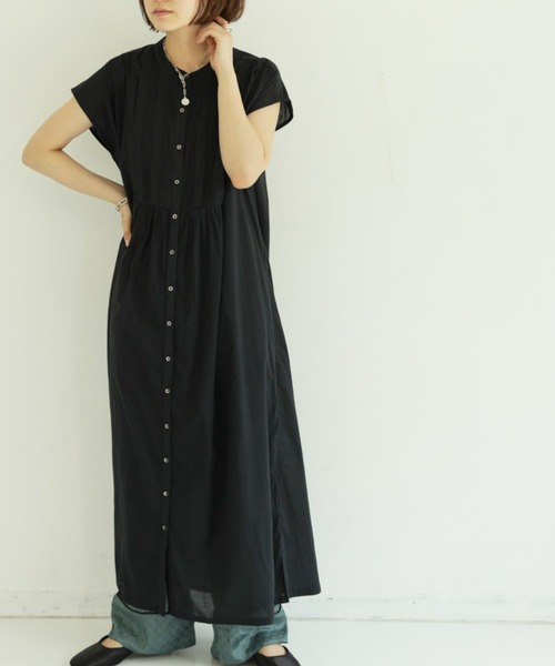 Auntie Rosa Holiday（アンティローザホリデー）の「【着回しできる！】ピンタックシャツワンピース（シャツワンピース・レディース・ブラック/オフホワイト/ピンク/イエロー/モカ・FREE）」の2枚目の写真