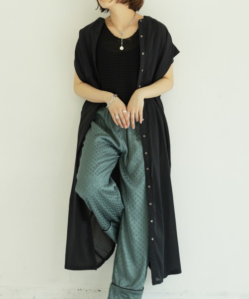 Auntie Rosa Holiday（アンティローザホリデー）の「【着回しできる！】ピンタックシャツワンピース（シャツワンピース・レディース・ブラック/オフホワイト/ピンク/イエロー/モカ・FREE）」の21枚目の写真