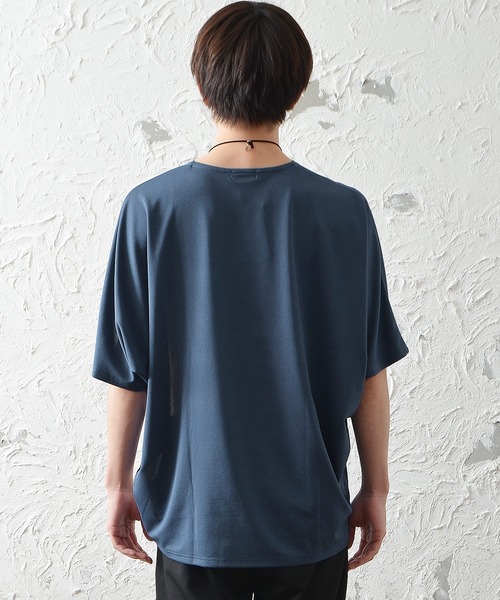 MinoriTY(マイノリティ)の「ビッグシルエット梨地素材バイカラー5分袖ドルマンスリーブTシャツ(Tシャツ/カットソー・メンズ・ブラック/ブルー/オフホワイト・M/L)」の7枚目の写真