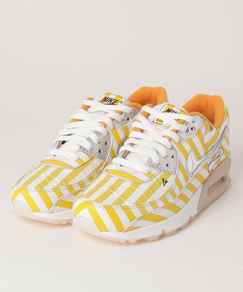 NIKE（ナイキ）の「AIR MAX 90 SE　DD5481-735（スニーカー・メンズ・イエロー系その他・23.5cm/24.5cm/25.5cm/26.5cm/27.5cm/28.5cm/30.0cm/23.0cm/24.0cm/25.0cm/26.0cm/27.0cm/28.0cm/29.0cm）」の2枚目の写真