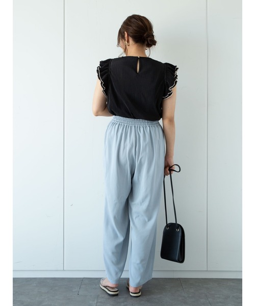 ELENCARE DUE（エレンカーレデュエ）の「・ELENCARE DUE プリーツ×ラッフルブラウス＊（シャツ/ブラウス・レディース・アイボリー/ブラック/グレイッシュベージュ/ライトグリーン・FREE）」の8枚目の写真