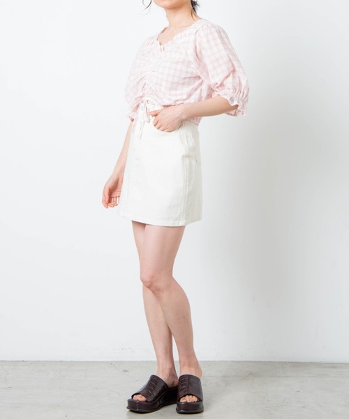 WEGO(ウィゴー)の「WEGO/フロントシャーリングフリルブラウス(シャツ/ブラウス・レディース・ブラック/レッド系その他2/ホワイト・FREE)」の19枚目の写真