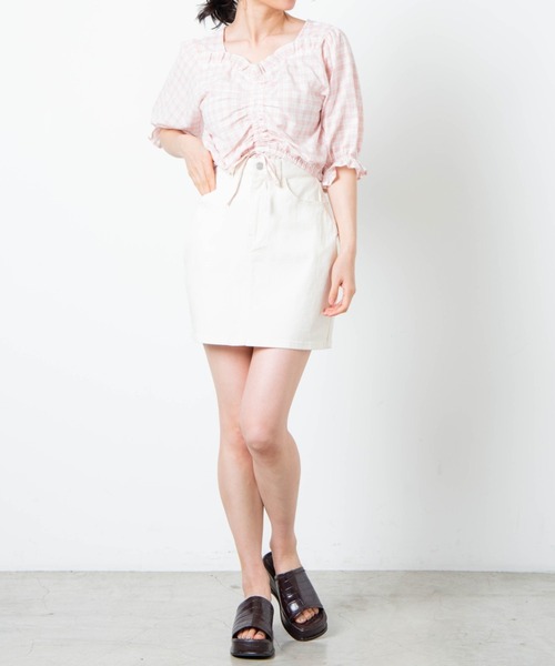 WEGO(ウィゴー)の「WEGO/フロントシャーリングフリルブラウス(シャツ/ブラウス・レディース・ブラック/レッド系その他2/ホワイト・FREE)」の18枚目の写真