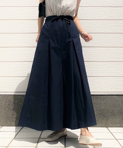 Q（キュー）の「フレアタックパンツ（その他パンツ・レディース・ネイビー/ベージュ・MEDIUM）」の2枚目の写真