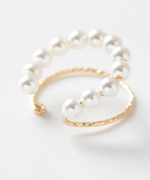 JUICY ROCK(ジューシーロック)の「K14gold-filled 片耳ガラスパールダブルラインイヤーカフ(イヤーカフ・レディース・ゴールド・ONE SIZE)」の3枚目の写真