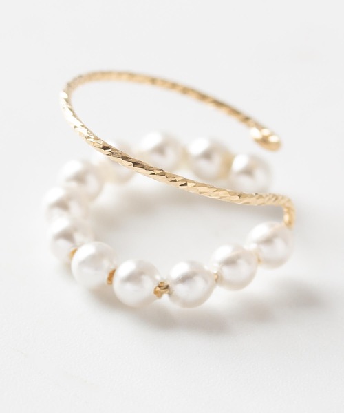 JUICY ROCK(ジューシーロック)の「K14gold-filled 片耳ガラスパールダブルラインイヤーカフ(イヤーカフ・レディース・ゴールド・ONE SIZE)」の4枚目の写真