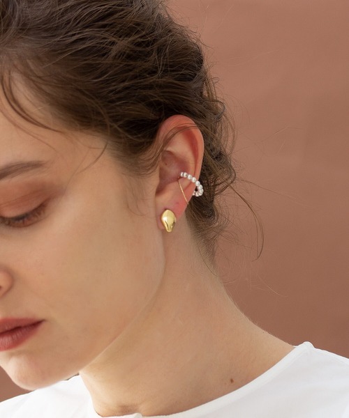 JUICY ROCK(ジューシーロック)の「K14gold-filled 片耳ガラスパールダブルラインイヤーカフ(イヤーカフ・レディース・ゴールド・ONE SIZE)」の5枚目の写真