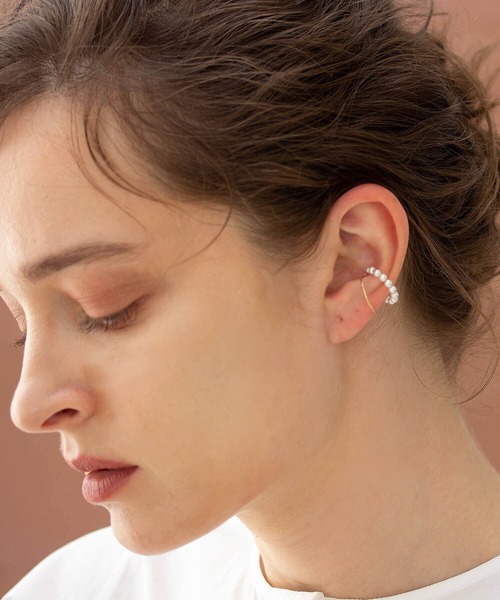 JUICY ROCK(ジューシーロック)の「K14gold-filled 片耳ガラスパールダブルラインイヤーカフ(イヤーカフ・レディース・ゴールド・ONE SIZE)」の7枚目の写真