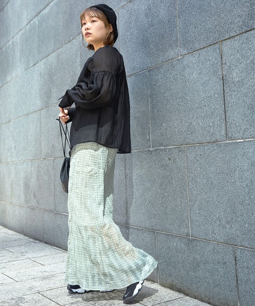 mikke（ミッケ）の「ボリュームスリーブシアーブラウス（シャツ/ブラウス・レディース・ブラック/グリーン/キャメル・FREE）」の8枚目の写真