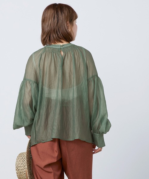 mikke（ミッケ）の「ボリュームスリーブシアーブラウス（シャツ/ブラウス・レディース・ブラック/グリーン/キャメル・FREE）」の11枚目の写真