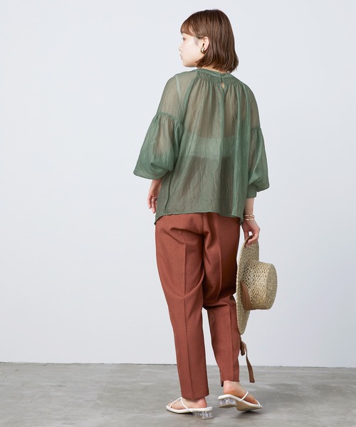 mikke（ミッケ）の「ボリュームスリーブシアーブラウス（シャツ/ブラウス・レディース・ブラック/グリーン/キャメル・FREE）」の14枚目の写真