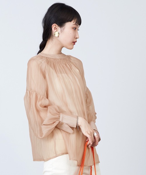 mikke（ミッケ）の「ボリュームスリーブシアーブラウス（シャツ/ブラウス・レディース・ブラック/グリーン/キャメル・FREE）」の17枚目の写真