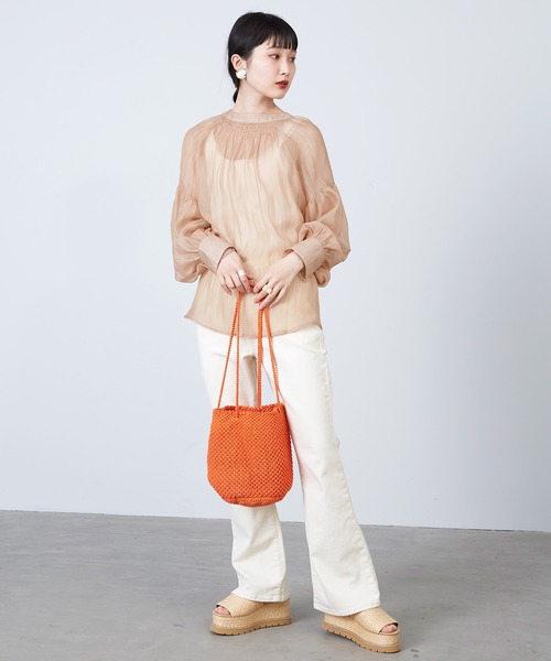 mikke（ミッケ）の「ボリュームスリーブシアーブラウス（シャツ/ブラウス・レディース・ブラック/グリーン/キャメル・FREE）」の19枚目の写真