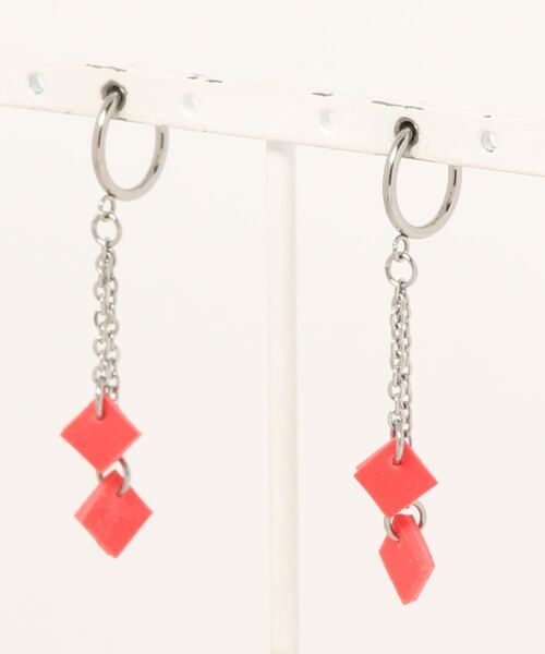 tone（トーン）の「【atelier*mio】クレイレザー earring（イヤリング・レディース・ブラック/パープル/オリーブ/イエロー/ブルー/コーラルピンク・FREE）」の6枚目の写真