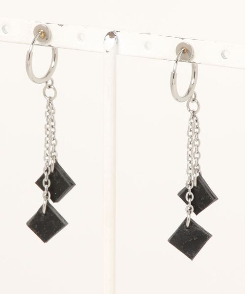 tone（トーン）の「【atelier*mio】クレイレザー earring（イヤリング・レディース・ブラック/パープル/オリーブ/イエロー/ブルー/コーラルピンク・FREE）」の7枚目の写真