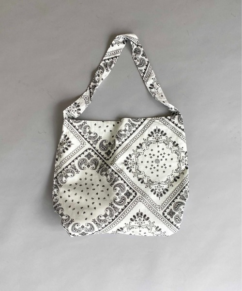 histoire(イストワール)の「バンダナ柄トートバッグ(ショルダーバッグ・レディース・ホワイト/ブラック・FREE)」の9枚目の写真